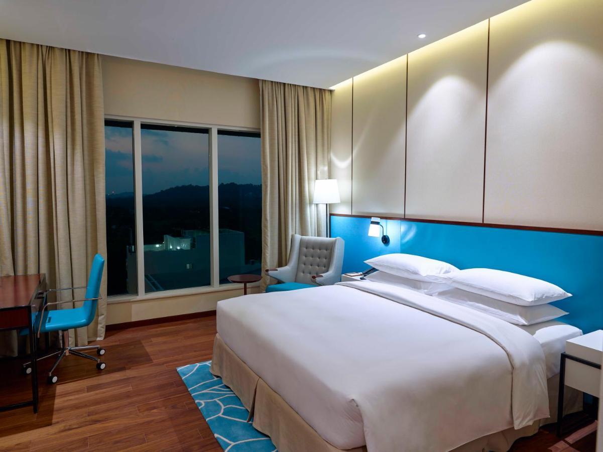 Hotel Hyatt Regency Thrissur Zewnętrze zdjęcie